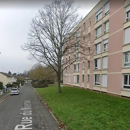 5 Personnes 52m2 Avec Grand Salon Et 1 Chambre Proche Aeroport Et Gare Beauvais