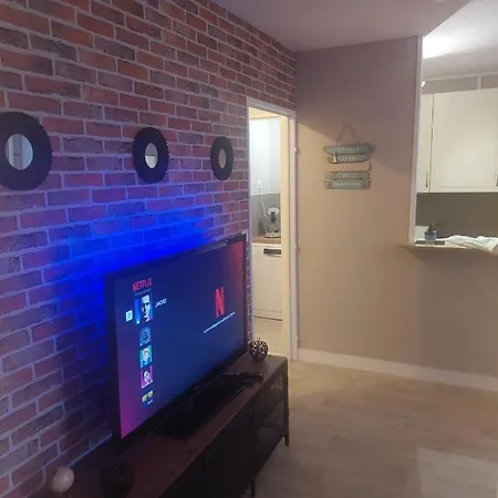 Apartament 5 Personnes 52m2 Avec Grand Salon Et 1 Chambre Proche Aeroport Et Gare