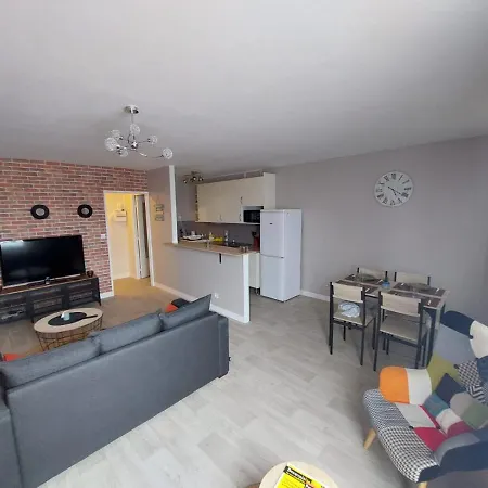 Apartament 5 Personnes 52m2 Avec Grand Salon Et 1 Chambre Proche Aeroport Et Gare Beauvais